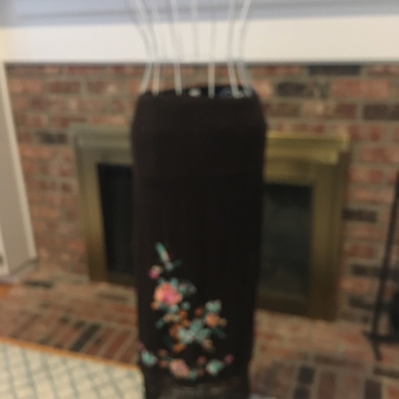 Midi skirt with tassels fringe detail - Picture 10 of 11